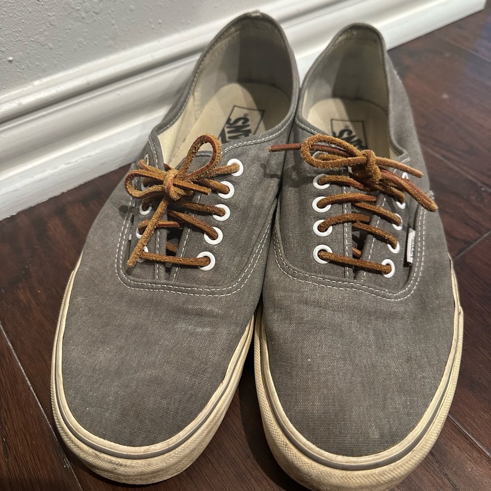 Vans Men's Brown Canvas Sneakers